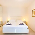 204 Paris 59m2 4-8 Pers Extr Bedroom Daire Klagenfurt am Woerthersee