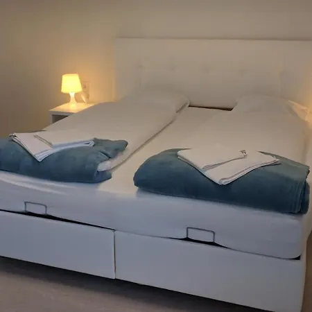 204 Paris 59m2 4-8 Pers Extr Bedroom Klagenfurt am Woerthersee