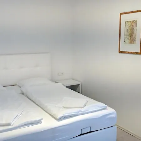 شقة 204 Paris 59m2 4-8 Pers Extr Bedroom