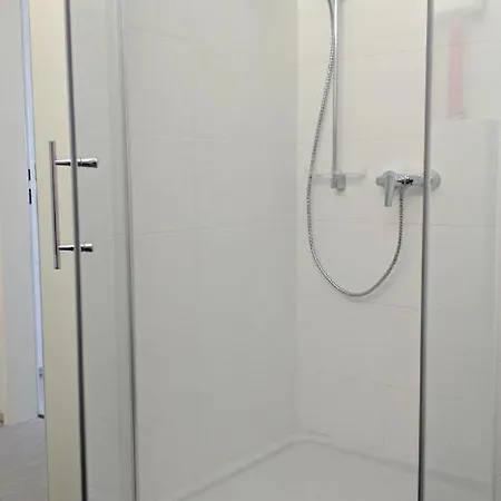 204 Paris 59m2 4-8 Pers Extr Bedroom Apartment Klagenfurt am Woerthersee