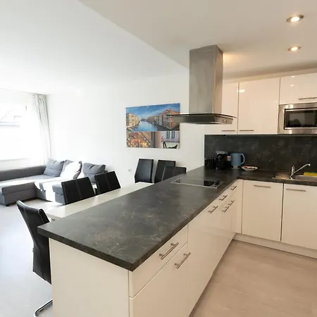 شقة 204 Paris 59m2 4-8 Pers Extr Bedroom كلاغنفورت