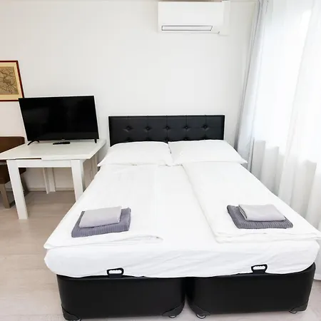 204 Paris 59m2 4-8 Pers Extr Bedroom شقة كلاغنفورت