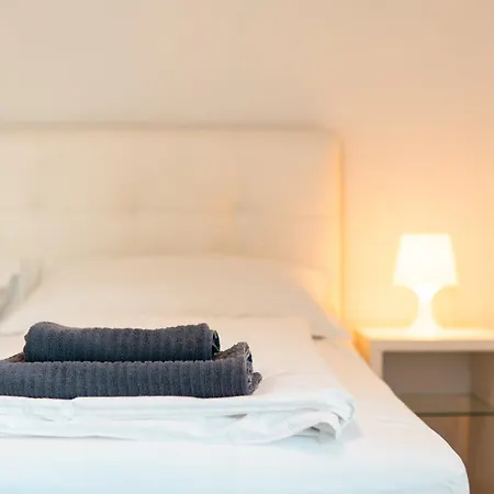 204 Paris 59m2 4-8 Pers Extr Bedroom شقة *